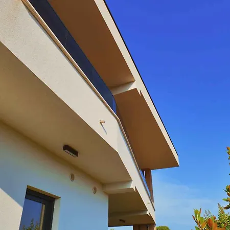 With Pool In Kornic-insel Krk 55147 Villa